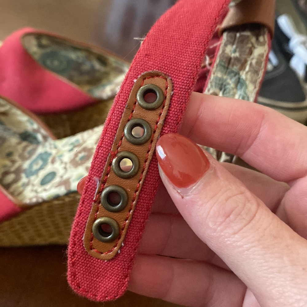 Refresh Wedges - Picture 4 of 5